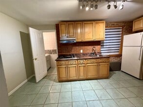 57-41 58th St in Queens, NY - Building Photo - Building Photo