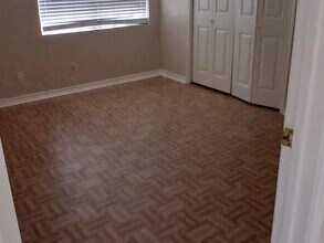 1239 Brown Dr in Laredo, TX - Building Photo - Building Photo