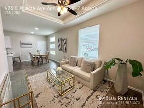 425 E Acacia Ave in Alamo, TX - Building Photo - Building Photo