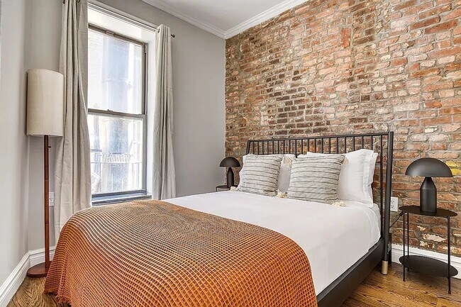 345 E 5th St in New York, NY - Building Photo - Building Photo