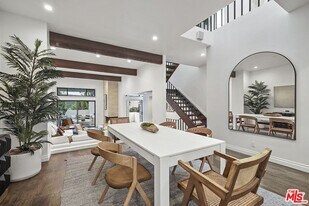 1574 Michael Ln in Los Angeles, CA - Building Photo