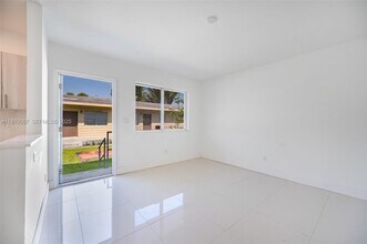 1070 NE 80th St in Miami, FL - Building Photo - Building Photo