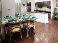 Dining Area - IMT Alameda Station Apartamentos in Denver, Colorado