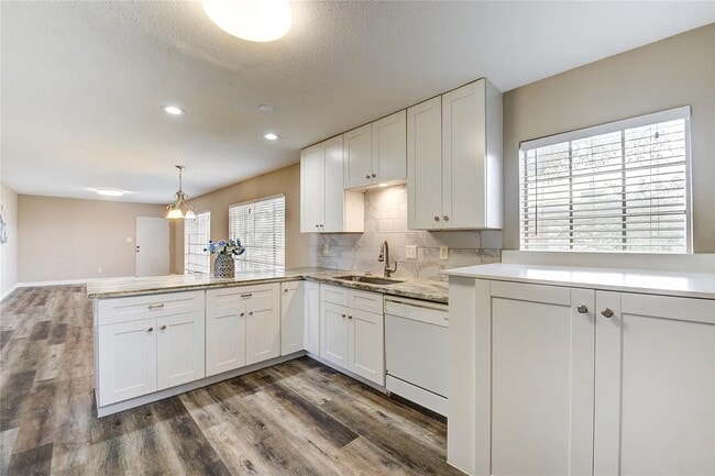 property at 2101 Fountain View Dr