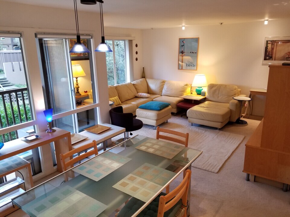 72 Surrey Ln, Unit 72 Surrey Lane in San Rafael, CA - Building Photo