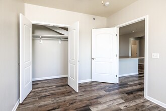 Chevalia Ridge Apartments Grimes in Grimes, IA - Building Photo - Interior Photo