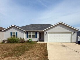 185 Bald Cypress Ct in Hollister, MO - Building Photo