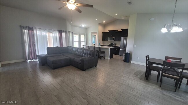 1509 NW 37th Ave in Cape Coral, FL - Building Photo - Building Photo