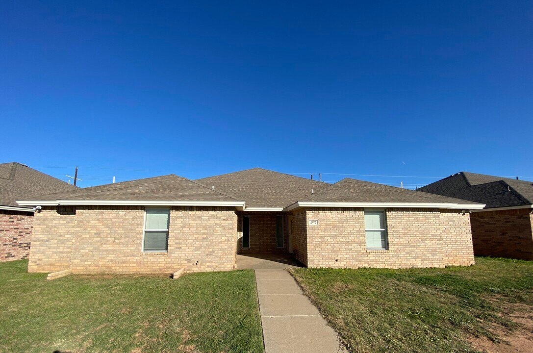 1210 N Bangor Ave in Lubbock, TX - Building Photo