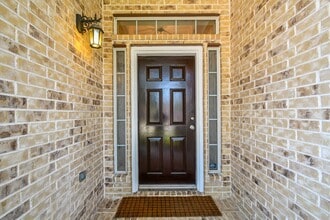 18911 Dural Dr in Houston, TX - Building Photo - Building Photo