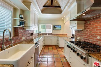 3740 Lankershim Blvd in Los Angeles, CA - Building Photo - Building Photo