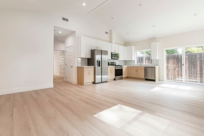 property at 914 Geneva St