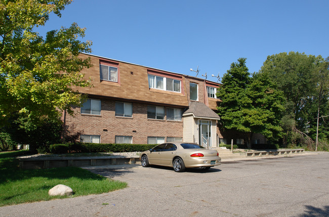 Waverly Road Apartments in Lansing, MI - Building Photo - Building Photo