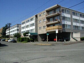 5210 Russell Ave NW in Seattle, WA - Building Photo - Building Photo