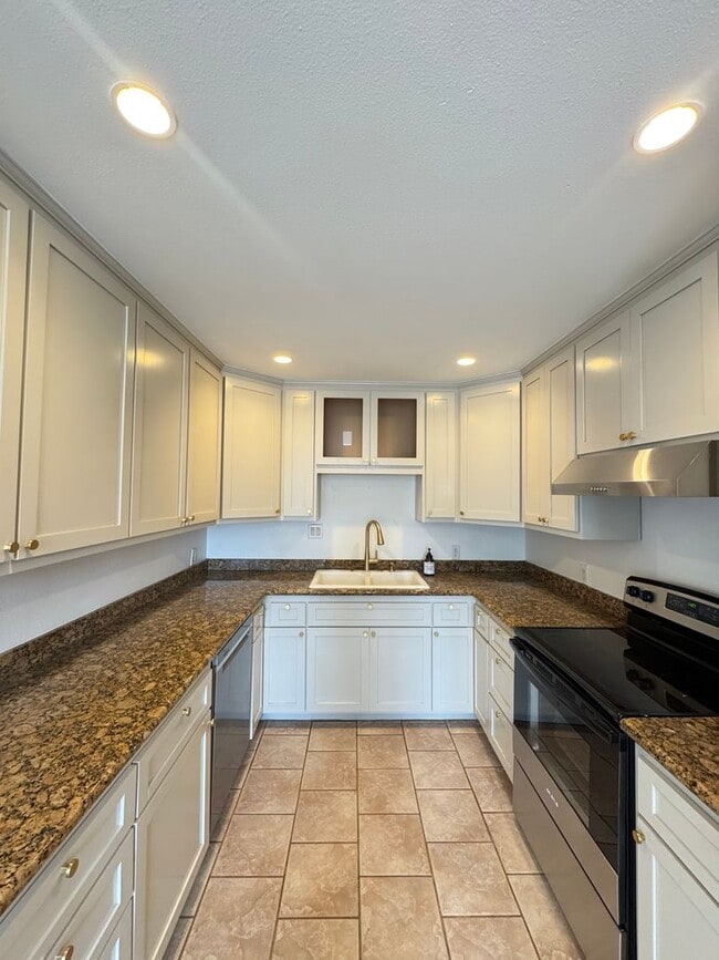 7607 Shawnee Trail in Yucca Valley, CA - Building Photo - Building Photo