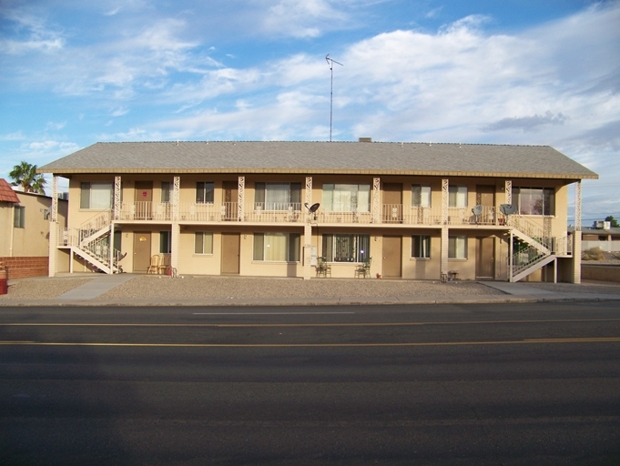 2311 McCulloch Blvd N in Lake Havasu City, AZ - Building Photo