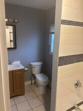 86 Mall St, Unit 3 Rearr in Lynn, MA - Foto de edificio - Building Photo