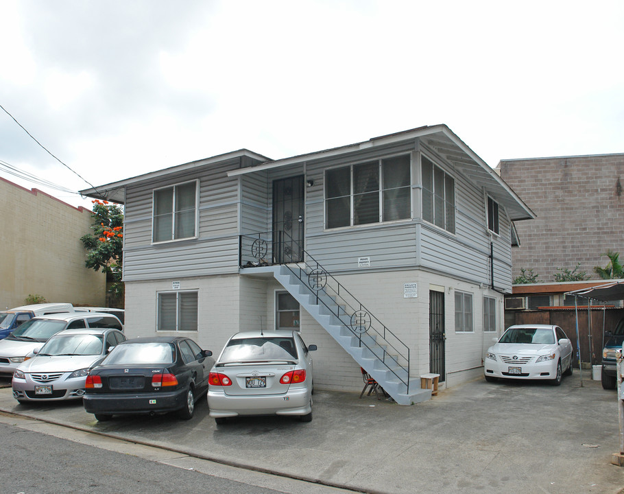 2127 Bannister Pl in Honolulu, HI - Building Photo