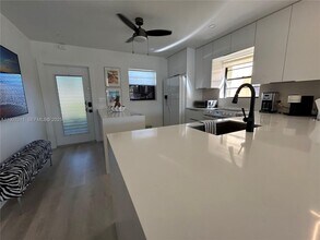 200 Berkley Rd in Hollywood, FL - Building Photo - Building Photo
