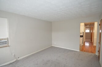 6420 Fairhurst Ave, Unit 3 in Cincinnati, OH - Foto de edificio - Building Photo