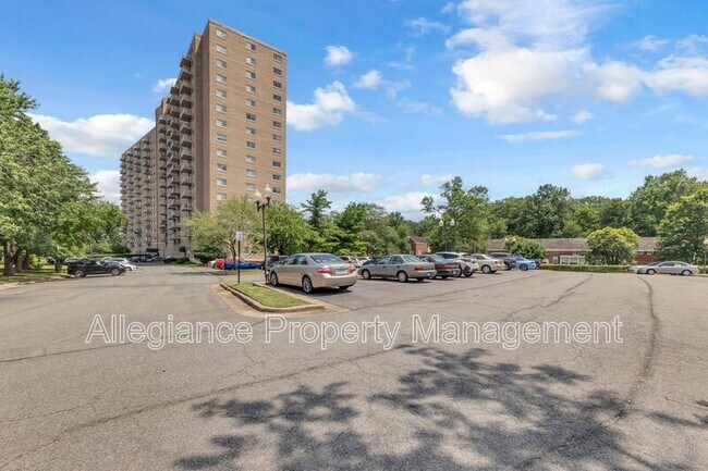 1225 Martha Custis Dr in Alexandria, VA - Foto de edificio - Building Photo