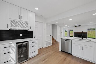 6411 Chimney Creek Cir in Austin, TX - Building Photo - Building Photo