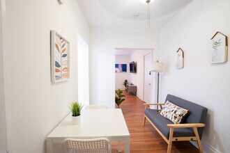 444 Ponce de Leon in Coral Gables, FL - Building Photo - Building Photo