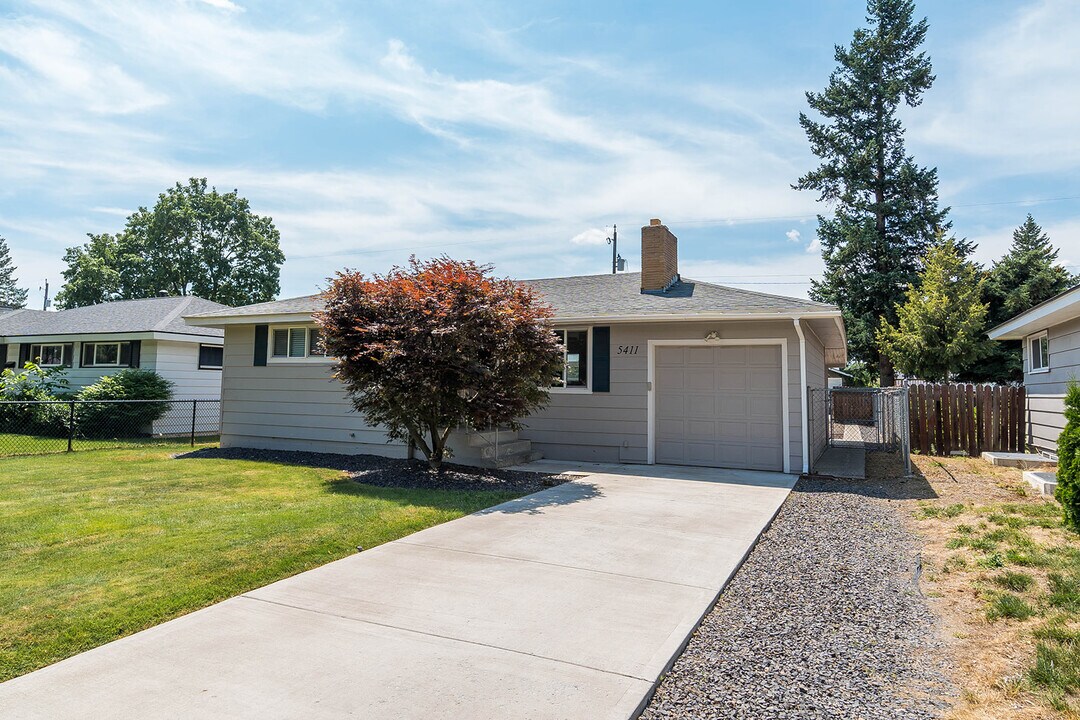 5411 N Oak St in Spokane, WA - Building Photo