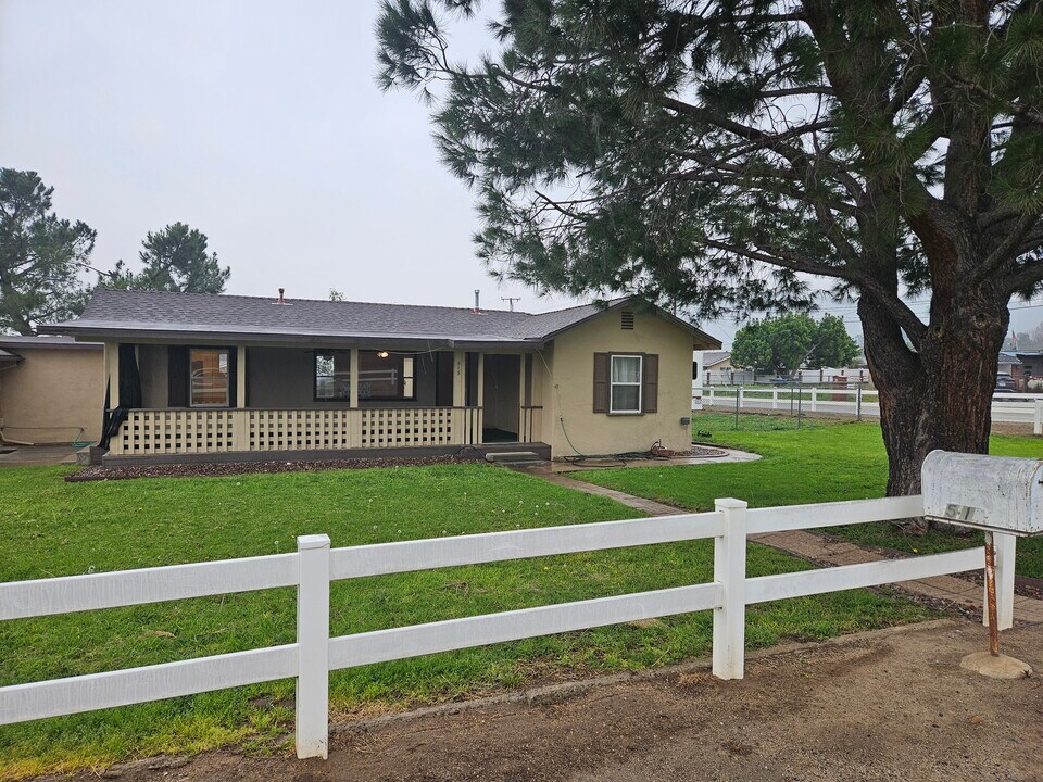 513 5th St in Norco, CA - Building Photo