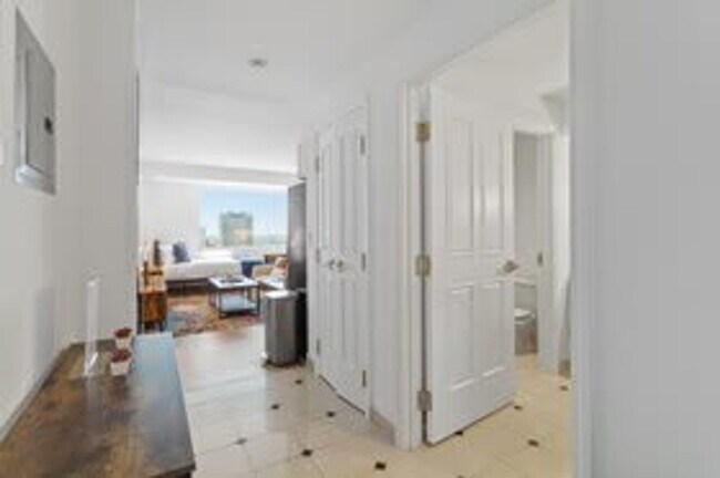 810 Pacific Ave in Atlantic City, NJ - Building Photo - Building Photo