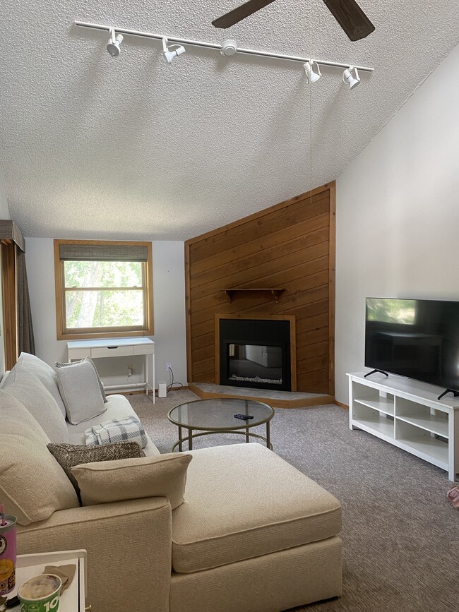 property at 2932 Shadow Creek Dr