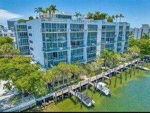 9940 W Bay Harbor Dr in Bay Harbor Islands, FL - Building Photo - Building Photo
