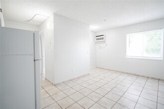 6650 Miller Dr in Miami, FL - Foto de edificio - Building Photo
