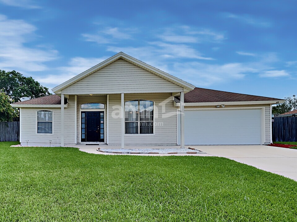 639 English Meadows Ct in Orange Park, FL - Building Photo