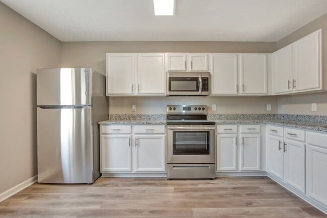 5860 Monroe Crossing in Nashville, TN - Building Photo - Building Photo