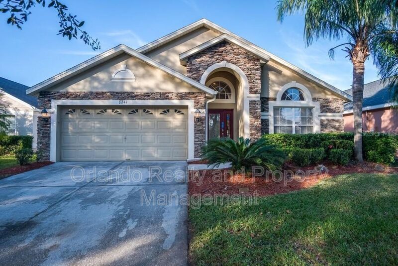 8241 Westcott Shore Dr in Orlando, FL - Building Photo