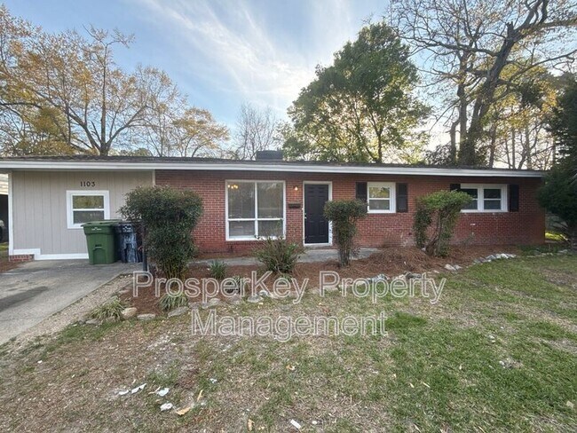 property at 1103 W Lindsay Dr