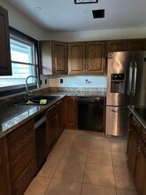 1900 River Oaks Dr in New Orleans, LA - Building Photo - Building Photo