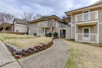 Barton Oaks Apartments in Little Rock, AR - Building Photo - Building Photo