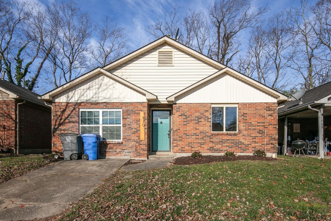 1470 Vintage Cir in Lexington, KY - Building Photo