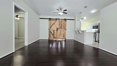 8013 Sandpiper Rd in Ft. Myers, FL - Building Photo - Building Photo
