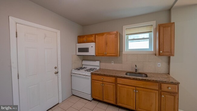 5340 Glenmore Ave photo'