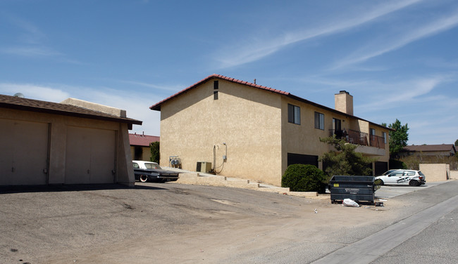 16097 Muni Rd in Apple Valley, CA - Building Photo - Building Photo