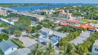 3901 Washington Rd in West Palm Beach, FL - Building Photo