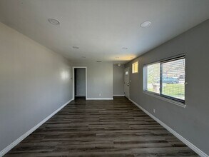 5034 N Acacia Ave in San Bernardino, CA - Building Photo - Building Photo