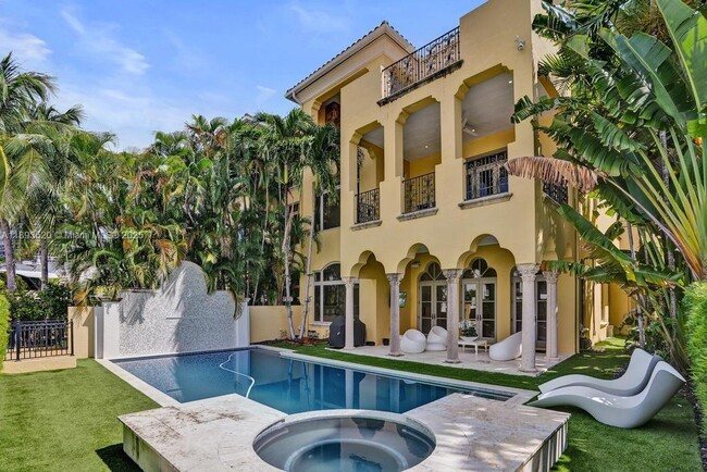 property at 1516 Island Blvd