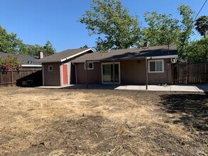 732 Georgia Way in Fairfield, CA - Building Photo - Building Photo