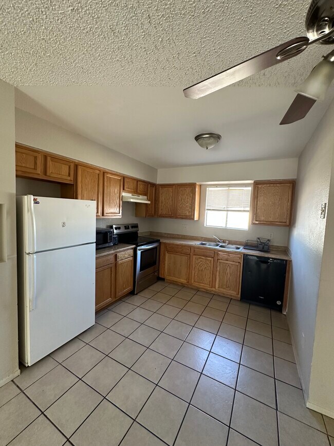 465 W Ivyglen St, Unit 22 in Mesa, AZ - Building Photo - Building Photo
