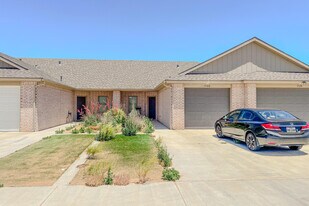 1122 N 7th St in Wolfforth, TX - Building Photo