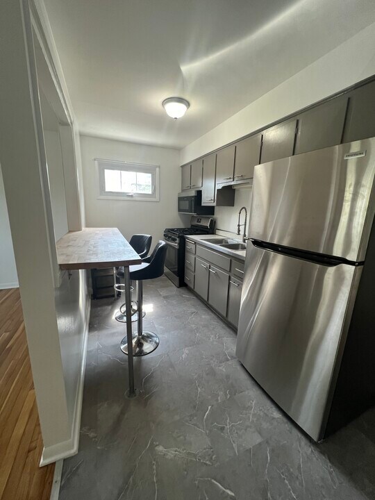 119 W Swain St, Unit Upper East in Elburn, IL - Building Photo
